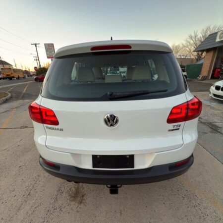 2017 Volkswagen Tiguan 2.0T 4Motion Sport Utility 4D - Image 4