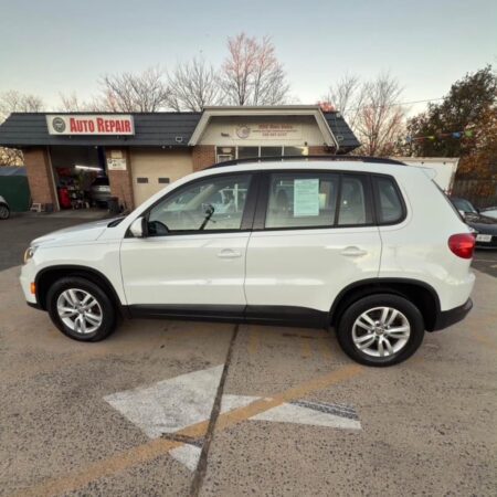 2017 Volkswagen Tiguan 2.0T 4Motion Sport Utility 4D - Image 6