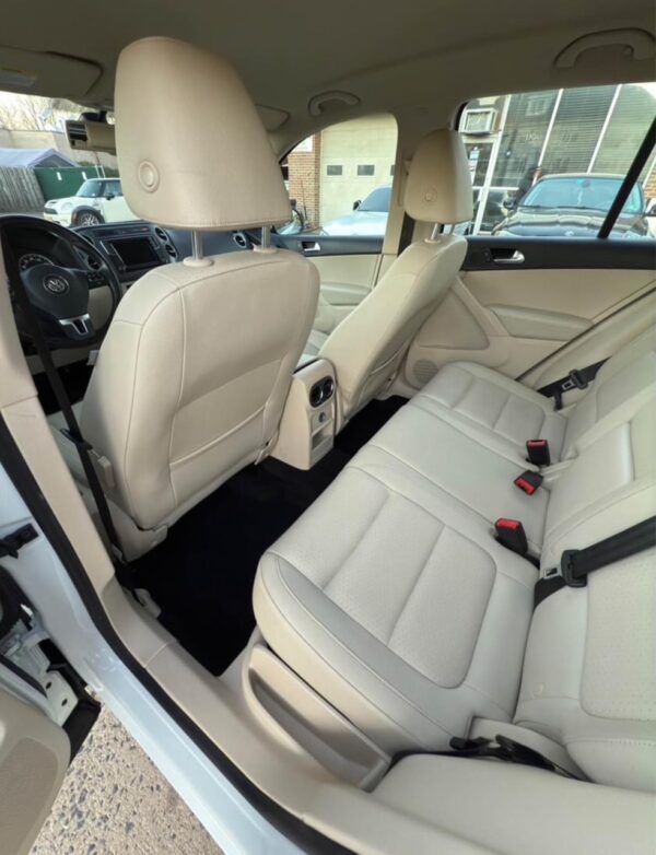 2017 Volkswagen Tiguan 2.0T 4Motion Sport Utility 4D - Image 9