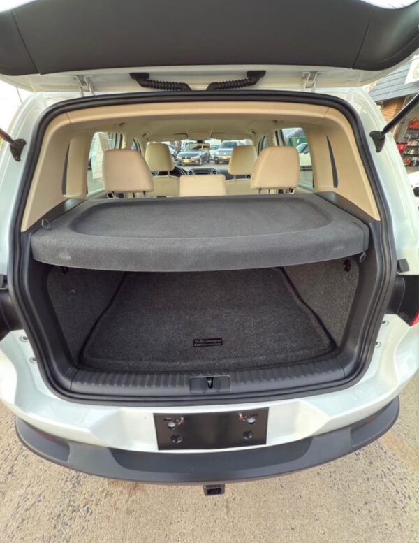 2017 Volkswagen Tiguan 2.0T 4Motion Sport Utility 4D - Image 10