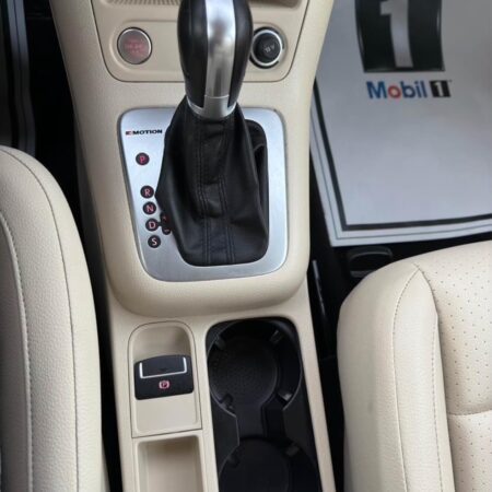 2017 Volkswagen Tiguan 2.0T 4Motion Sport Utility 4D - Image 15