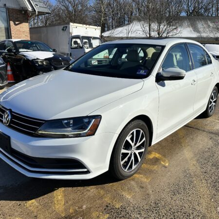 2017 Volkswagen Jetta SE 1.4T - Image 2