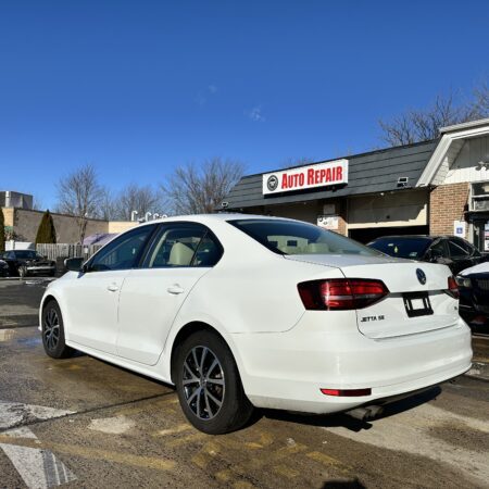 2017 Volkswagen Jetta SE 1.4T - Image 5