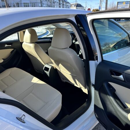 2017 Volkswagen Jetta SE 1.4T - Image 10