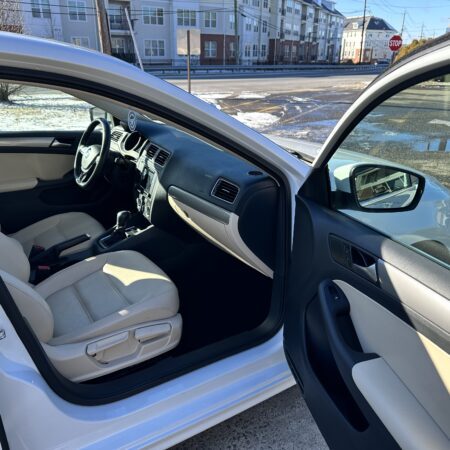 2017 Volkswagen Jetta SE 1.4T - Image 11