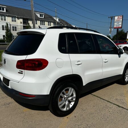 2016 Volkswagen Tiguan 2.0T 4Motion Sport Utility 4D - Image 3