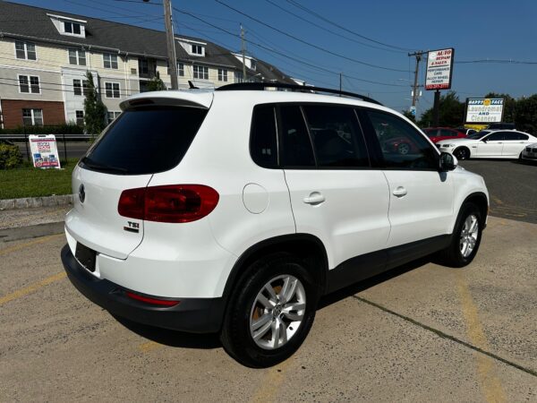 2016 Volkswagen Tiguan 2.0T 4Motion Sport Utility 4D - Image 3
