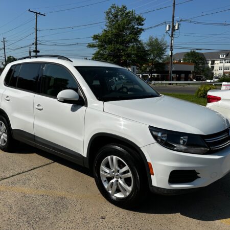 2016 Volkswagen Tiguan 2.0T 4Motion Sport Utility 4D - Image 2