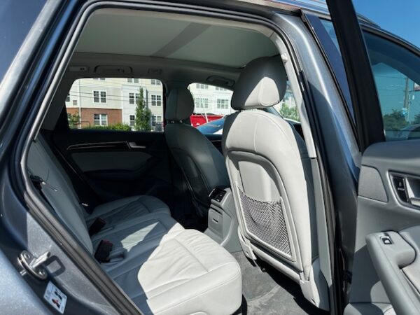 2013 AUDI Q5 2.0T Quattro Premium Plus - Image 9