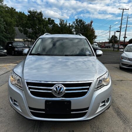 2011 Volkswagen Tiguan SEL 4Motion - Image 6