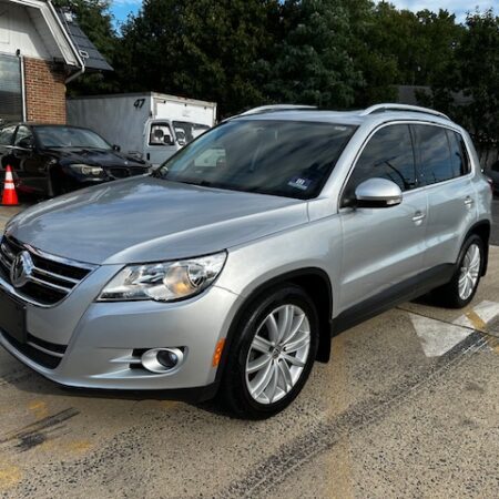 2011 Volkswagen Tiguan SEL 4Motion