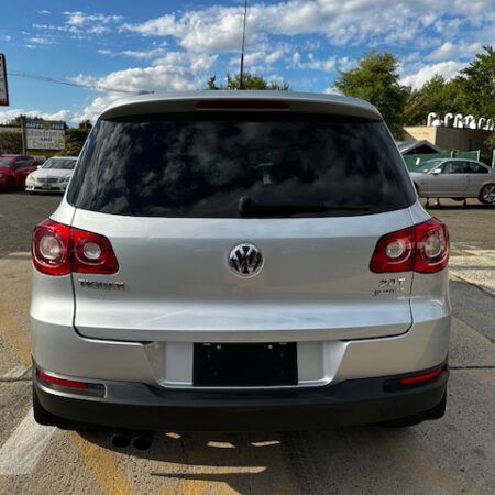 2011 Volkswagen Tiguan SEL 4Motion - Image 14
