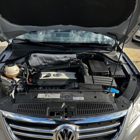 2011 Volkswagen Tiguan SEL 4Motion - Image 15