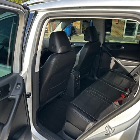2011 Volkswagen Tiguan SEL 4Motion - Image 7