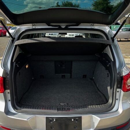 2011 Volkswagen Tiguan SEL 4Motion - Image 2