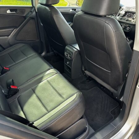 2011 Volkswagen Tiguan SEL 4Motion - Image 17