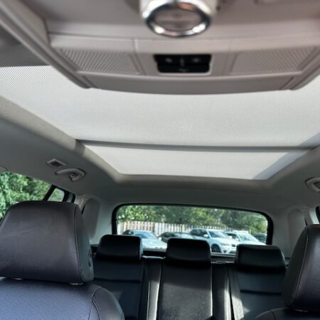 2011 Volkswagen Tiguan SEL 4Motion - Image 11