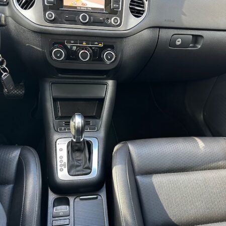 2011 Volkswagen Tiguan SEL 4Motion - Image 20